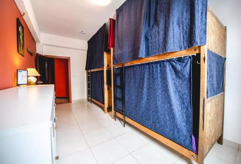 Oshovia Hostel