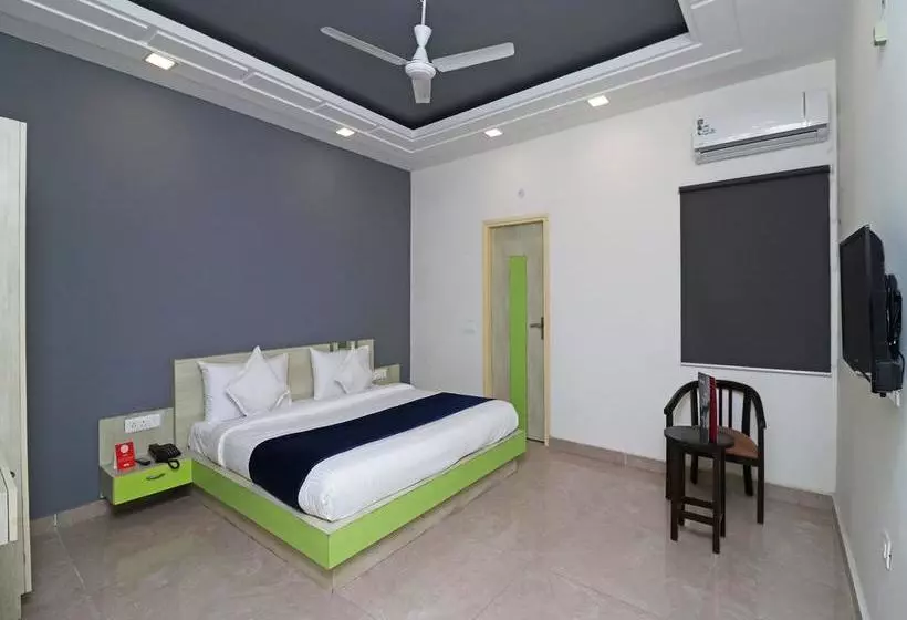 Oyo 10668 Hotel Viditva 3
