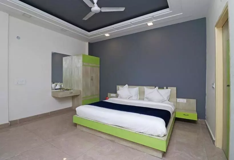Oyo 10668 Hotel Viditva 3