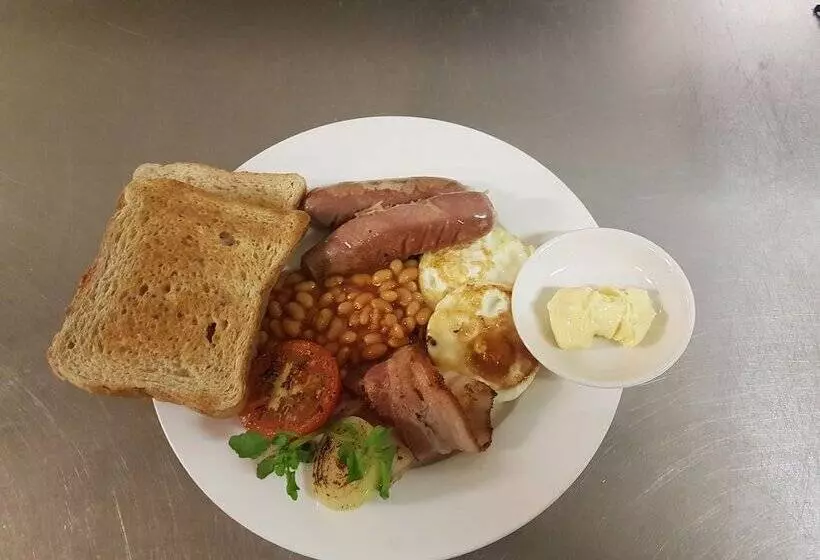 Paddy S Hotel & Apartments