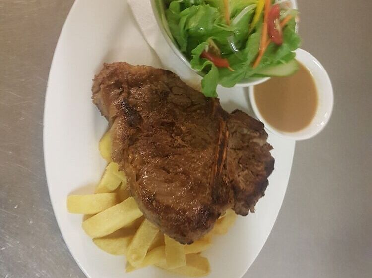 Paddy S Hotel & Apartments