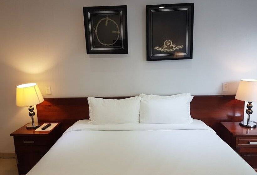 Paddy S Hotel & Apartments