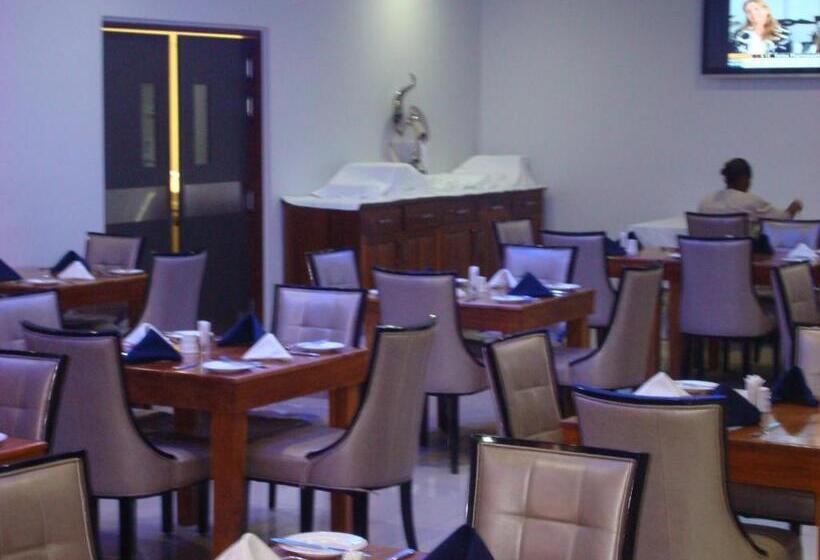 Paddy S Hotel & Apartments