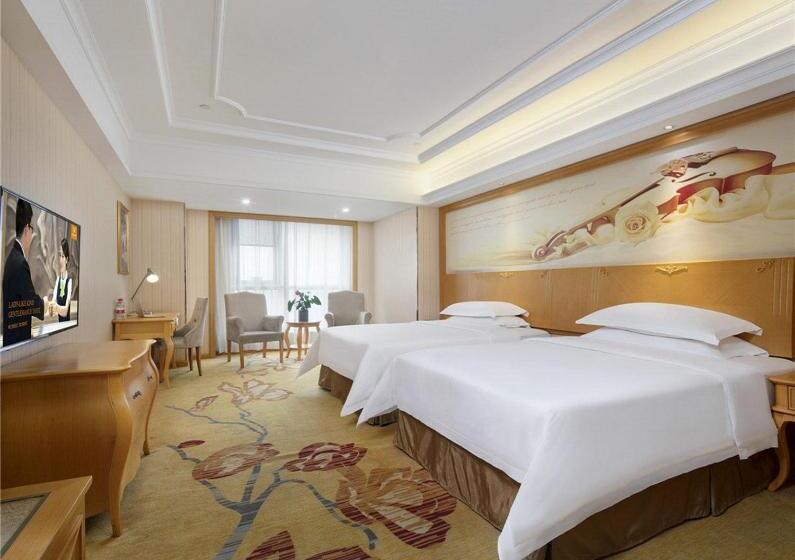 Vienna Hotel Zhengzhou Zhongyuan Futa