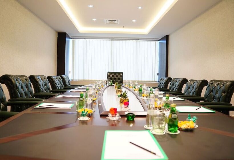 Hotel Holiday Villa Hail