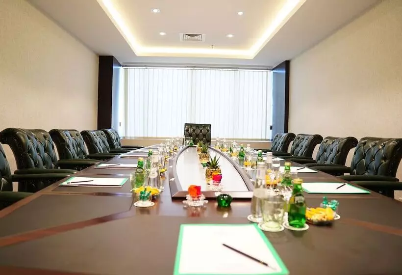 Hotelli Holiday Villa Hail