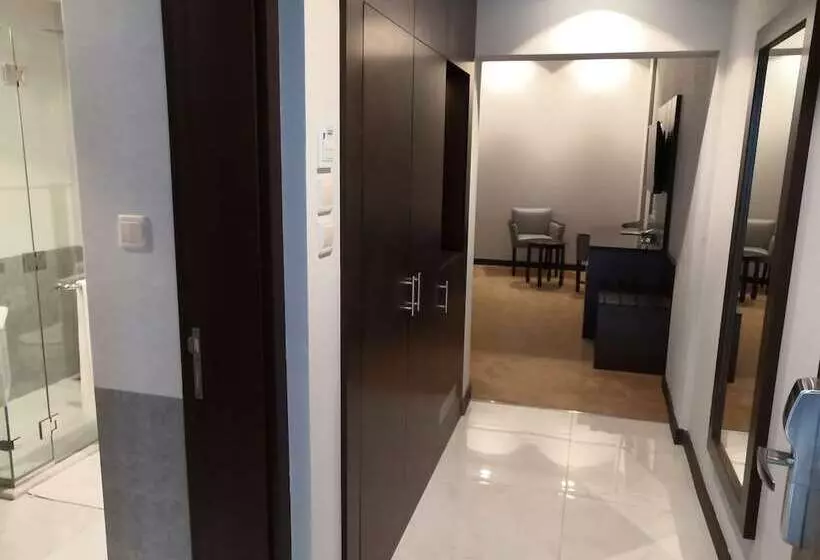 Hotelli Holiday Villa Hail