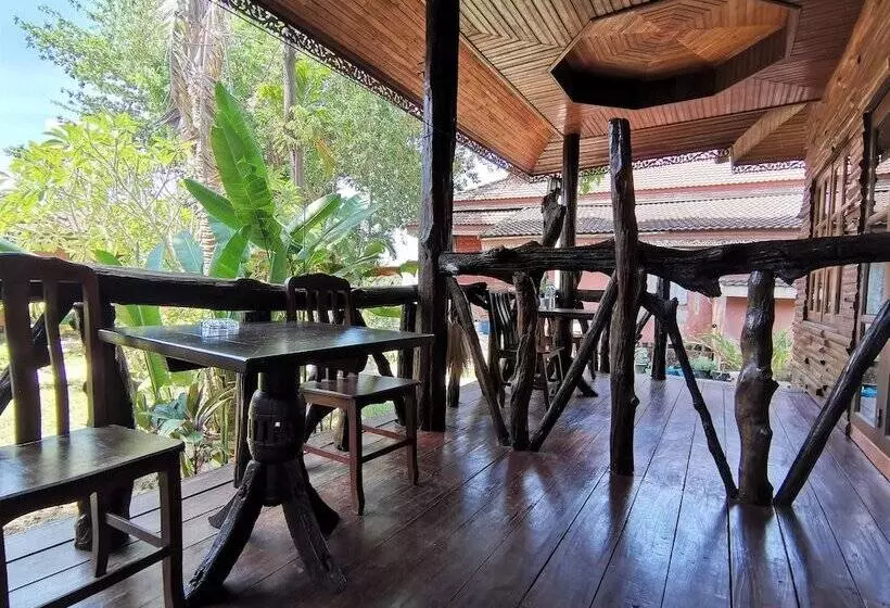 ホテル Lanta Whiterock Resort