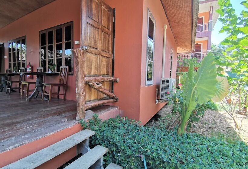 בית מלון כפרי Lanta Whiterock Resort