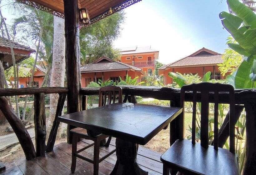 בית מלון כפרי Lanta Whiterock Resort