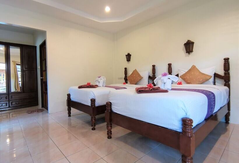 בית מלון כפרי Lanta Whiterock Resort