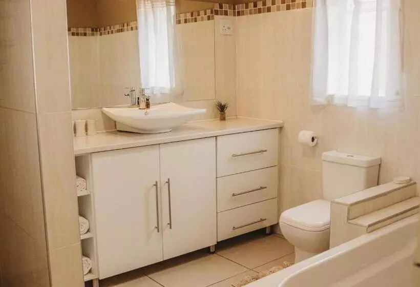 Aamiaismajoitus (B&B) Casa Leitao Lodge