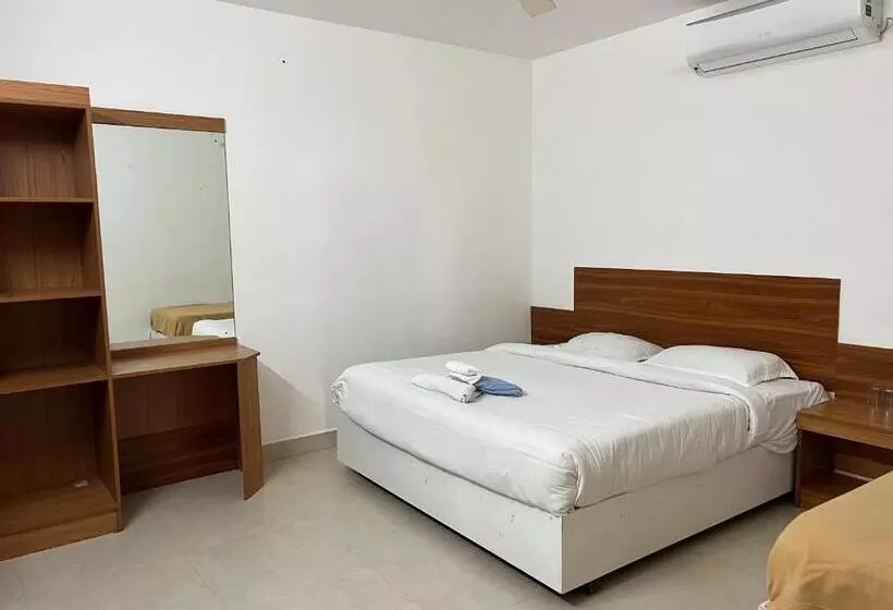 Hotelli Cherai Natural Beach Resort