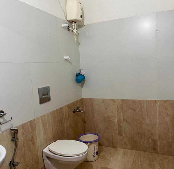 فندق Cherai Natural Beach Resort