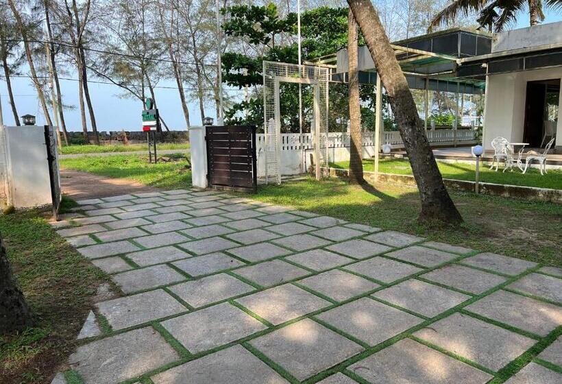 فندق Cherai Natural Beach Resort