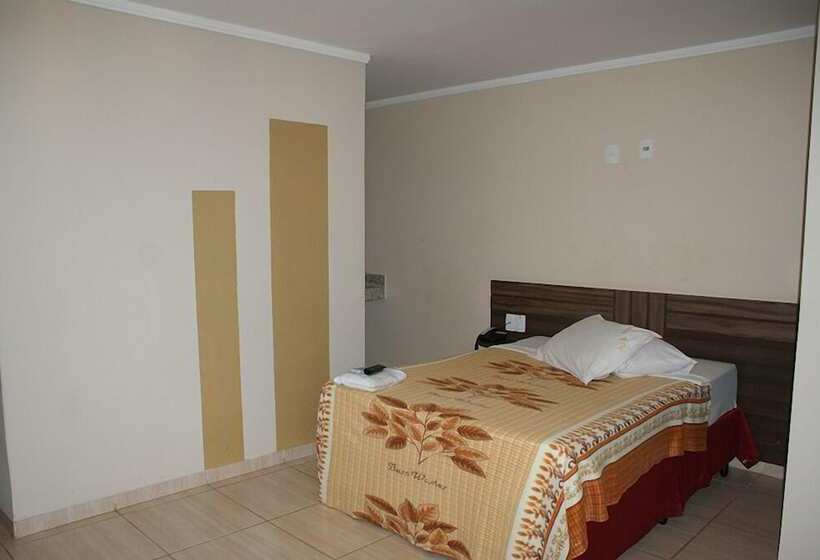 בית מלון כפרי Colorado Plaza