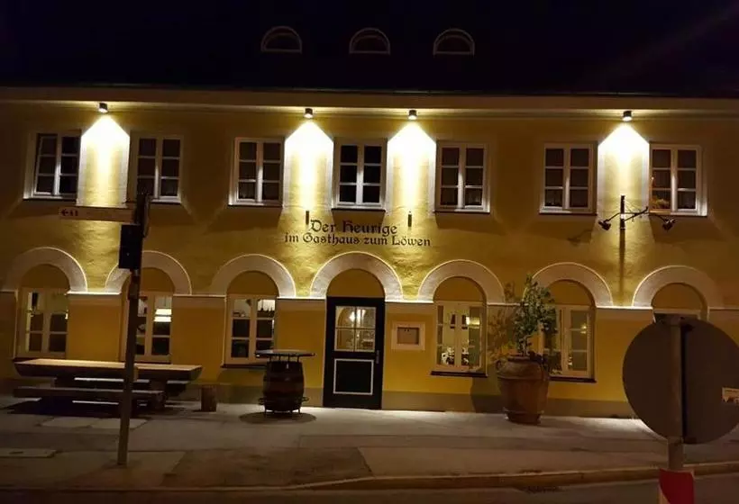 Hotelli Der Heurige Im Gasthaus Zum Löwen