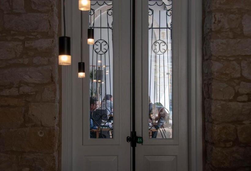 בית מלון כפרי S Paul City