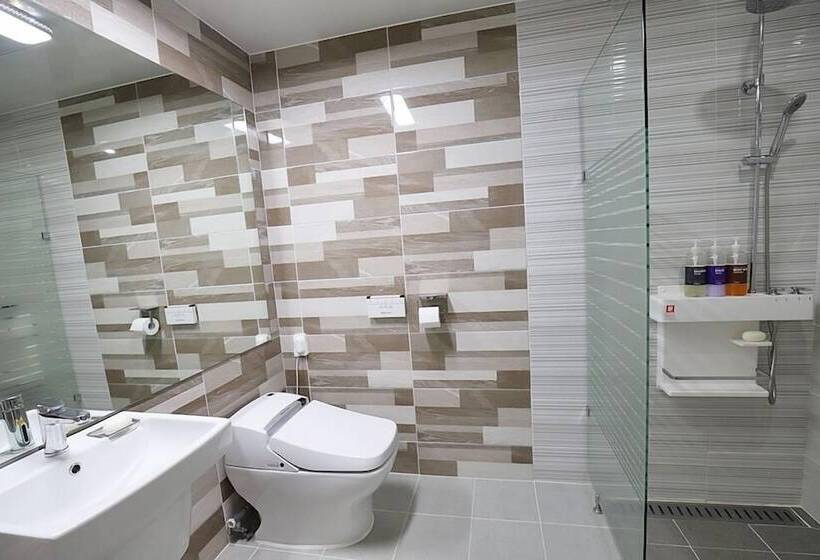 ホテル The Four Hills