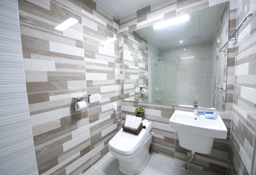 ホテル The Four Hills