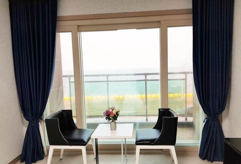 ホテル The Four Hills