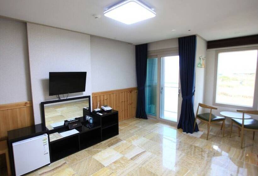 ホテル The Four Hills