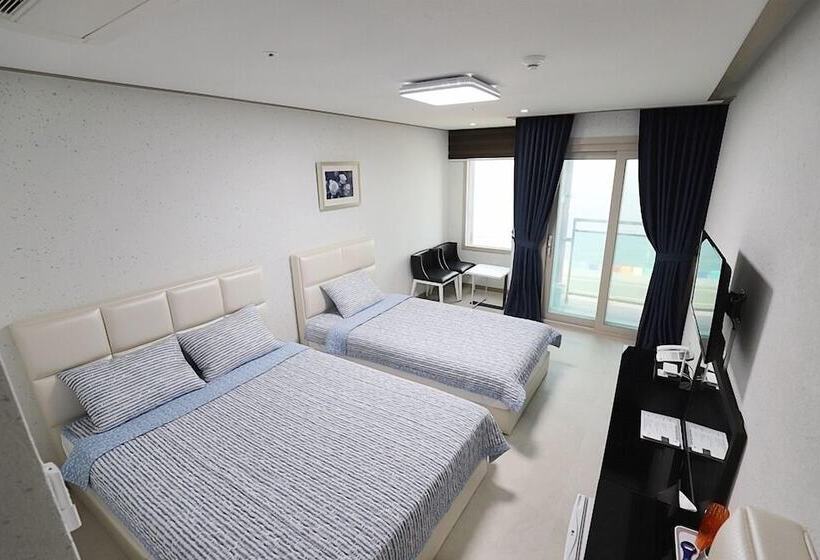 ホテル The Four Hills