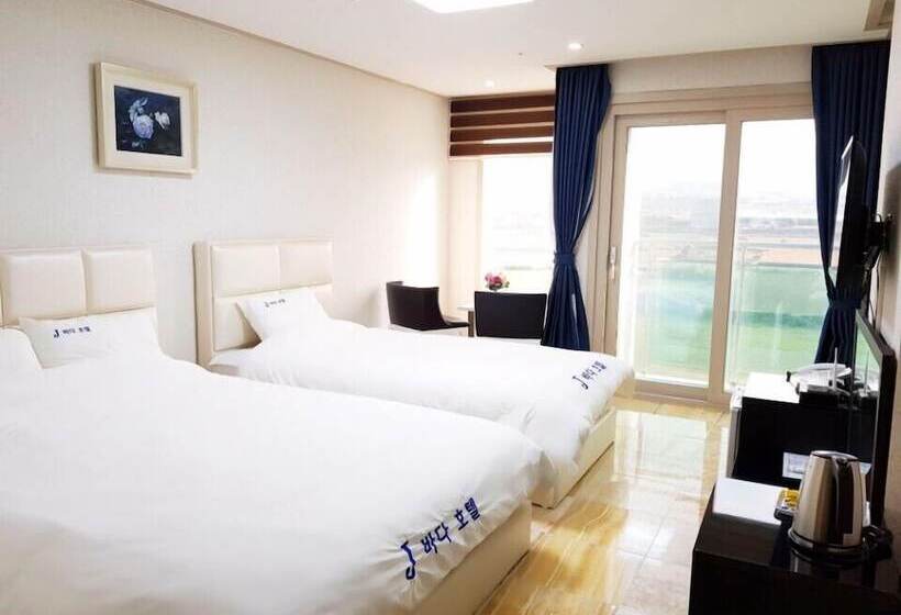 ホテル The Four Hills