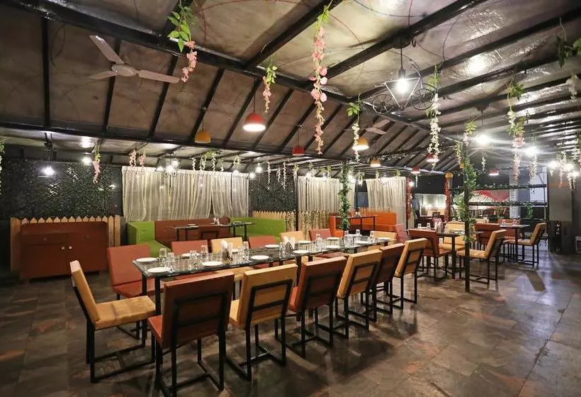 Oyo 11517 Hotel Eleven 43