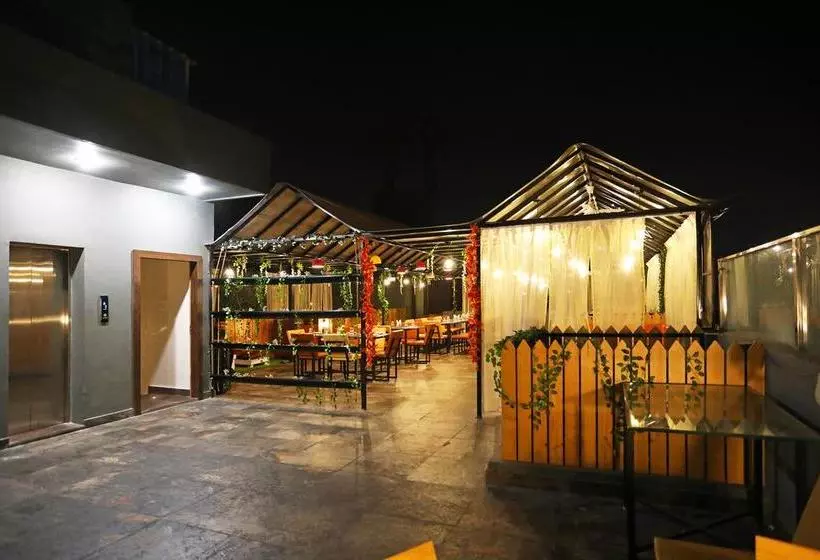Oyo 11517 Hotel Eleven 43