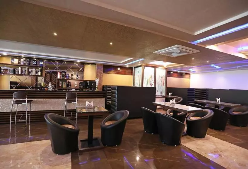 Oyo 11517 Hotel Eleven 43