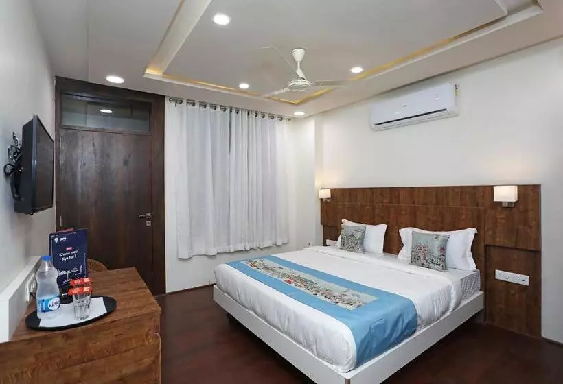 Oyo 11517 Hotel Eleven 43