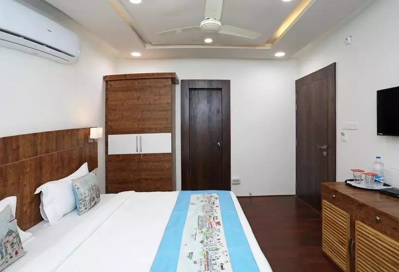 Oyo 11517 Hotel Eleven 43