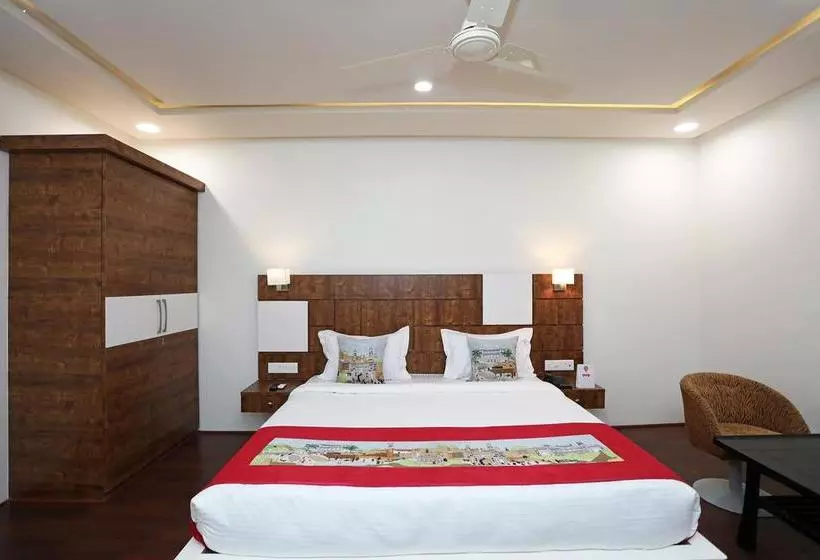 Oyo 11517 Hotel Eleven 43