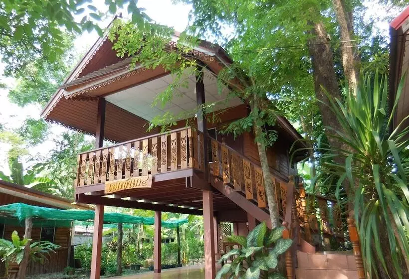 استراحتگاه Akchanok Homestay