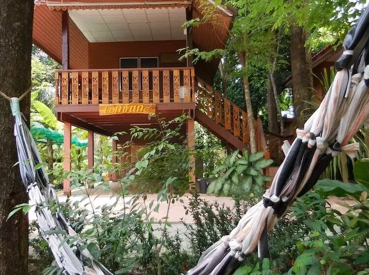 استراحتگاه Akchanok Homestay