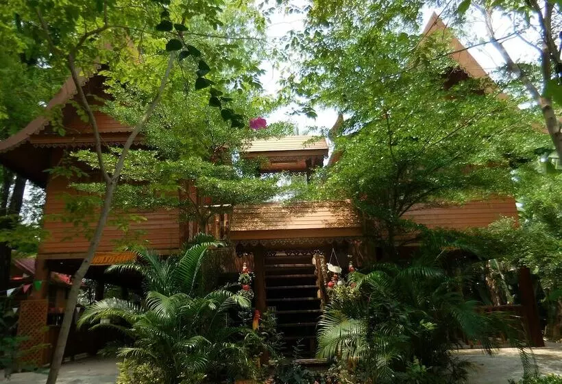استراحتگاه Akchanok Homestay
