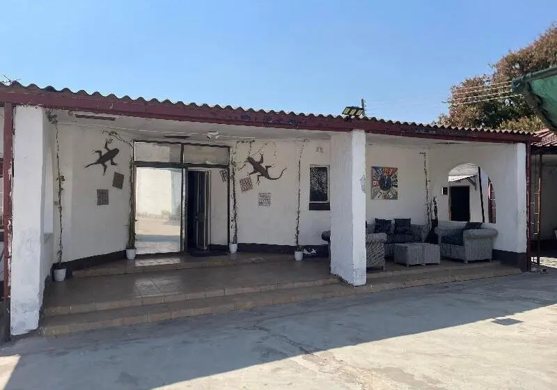 هتل Black Olive Lodge