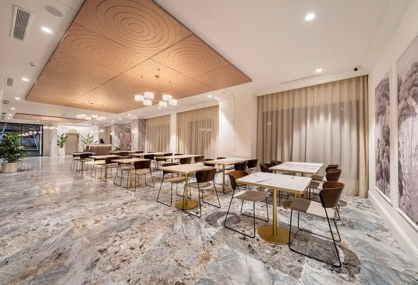Molina Plaza by SH Hoteles