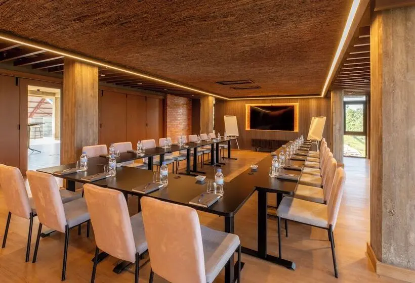 Zaria Court Hotel Kigali, Tapestry Collection by Hilton