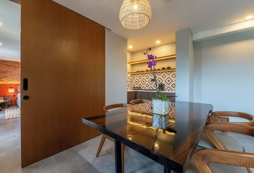 Zaria Court Hotel Kigali, Tapestry Collection by Hilton