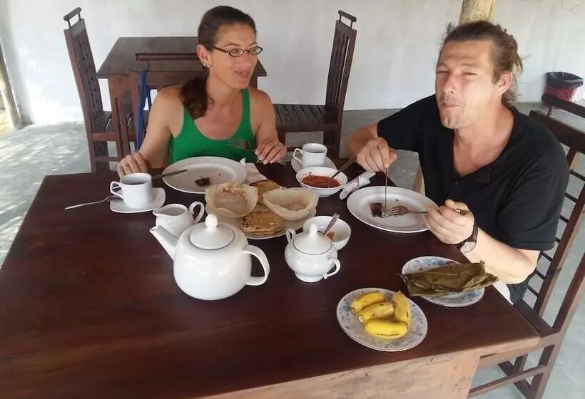 ベッドアンドブレックファースト Sea Glow  Tangalle