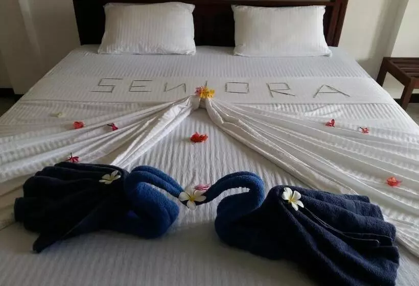 ベッドアンドブレックファースト Sea Glow  Tangalle