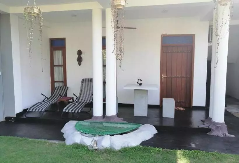 تختخواب و صبحانه Sun & Moon Good View Villa