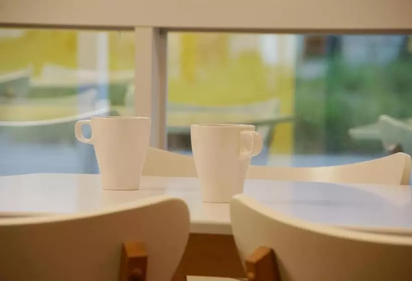 تختخواب و صبحانه Trip Villagesunshine Light Travel