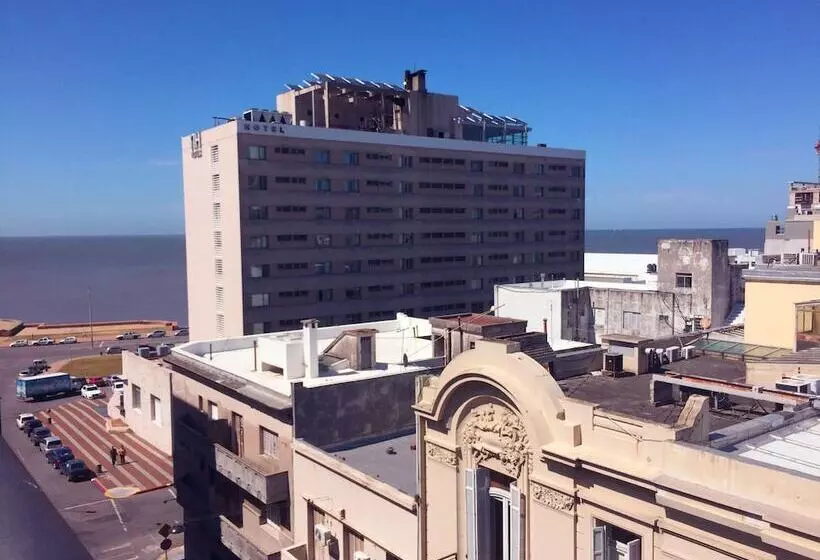 Circus Hostel&hotel Montevideo