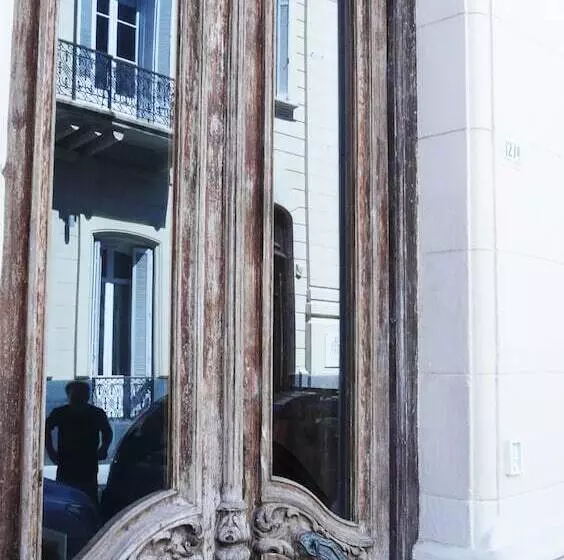 Circus Hostel&hotel Montevideo