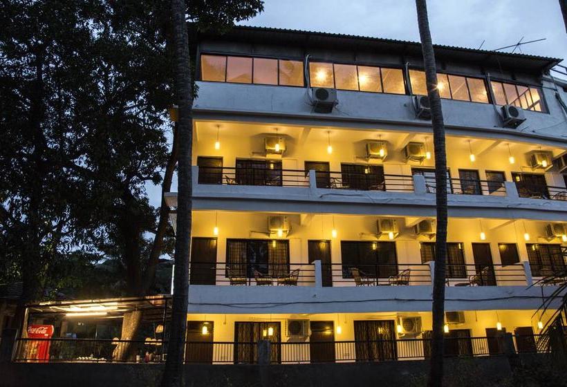 בית מלון כפרי Arambol Arbour