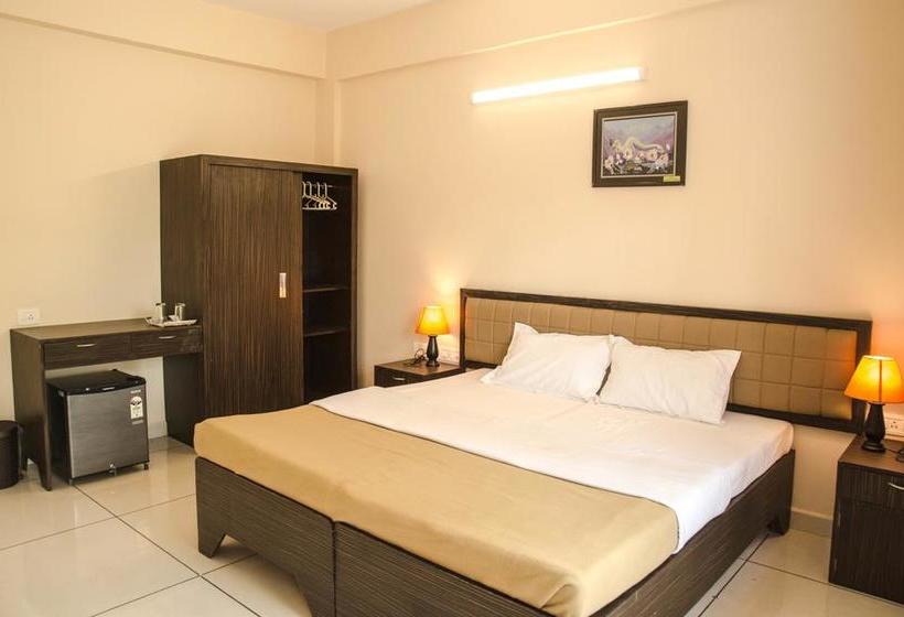 בית מלון כפרי Arambol Arbour