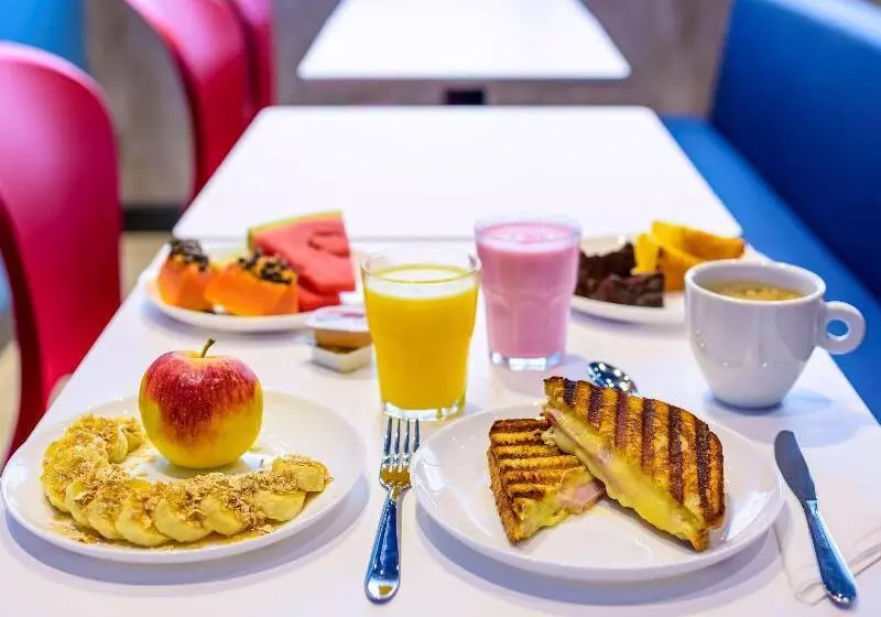 ホテル Ibis Budget Santos Gonzaga